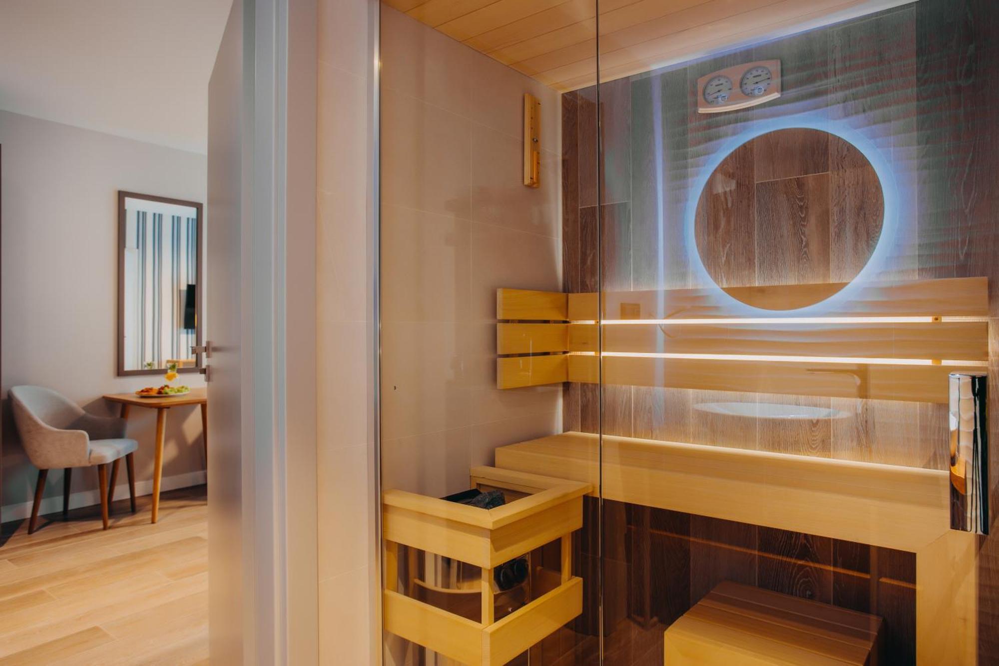 Platinum Adults Apartment ชกลาร์สกา ปอเรมบา ภายนอก รูปภาพ
